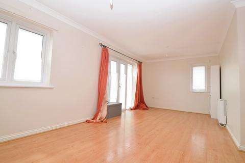 7 Hill View Drive, London, SE28 0LJ