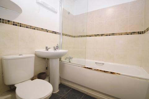 7 Hill View Drive, London, SE28 0LJ