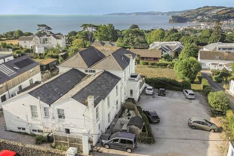 2 bedroom ground floor flat for sale