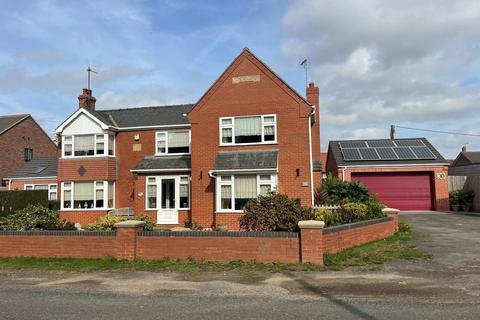 3 bedroom detached house for sale, Austendyke Road, Weston Hills
