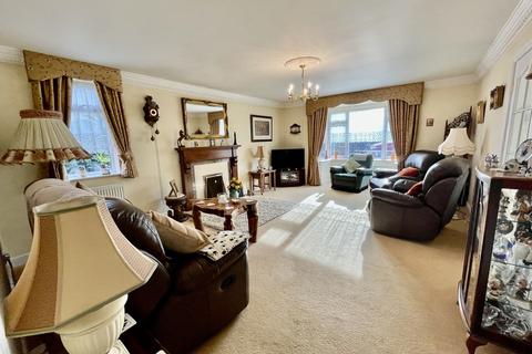 3 bedroom detached house for sale, Austendyke Road, Weston Hills