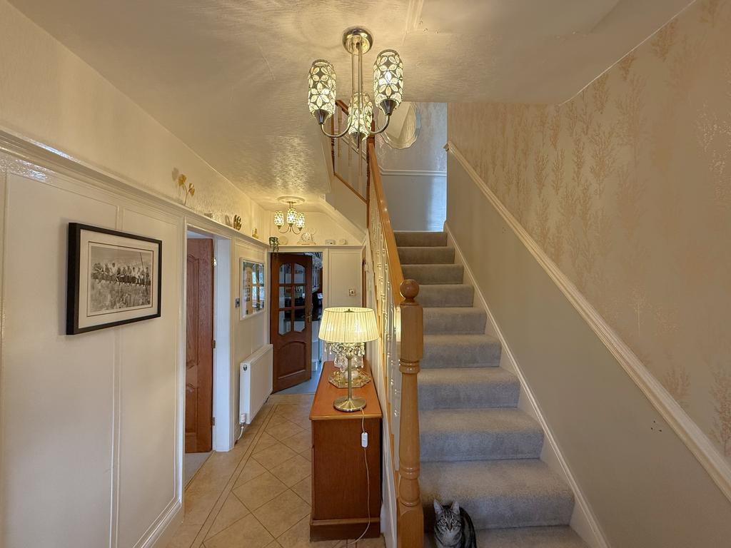 Hallway 1.jpeg