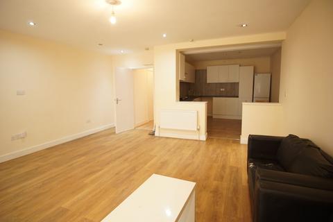 4 bedroom semi-detached house to rent, Coniston Avenue, UB68EG
