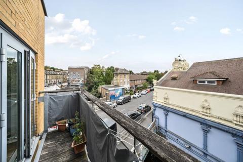 2 bedroom flat for sale, Lee High Road, Lewisham, London, SE13