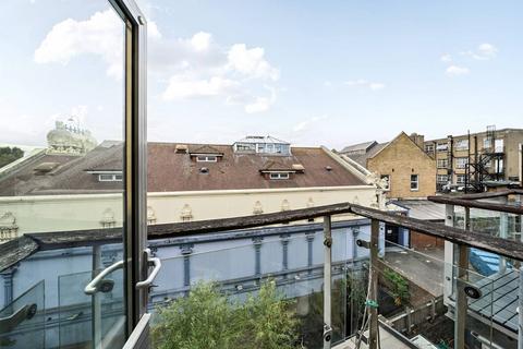 2 bedroom flat for sale, Lee High Road, Lewisham, London, SE13
