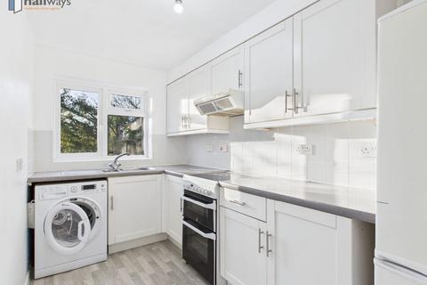2 bedroom apartment to rent, 2 Hinton Road, Wallington SM6