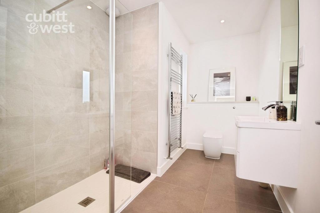 Downstairs Shower...