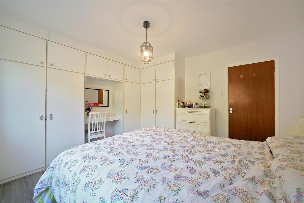 20 Lantern Close - dwkh STM2 Ac GKvjz3 Nvpl.jpg