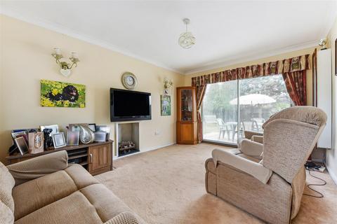 37 Briar Close, Yapton, Arundel, BN18 0ES
