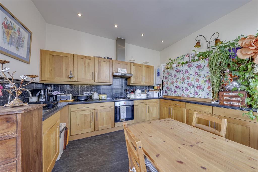 Kitchen / Dining