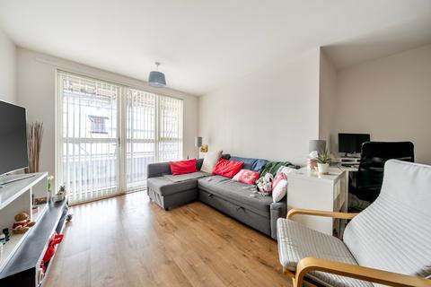 2 bedroom flat for sale, Queensland Road, Islington, London, N7