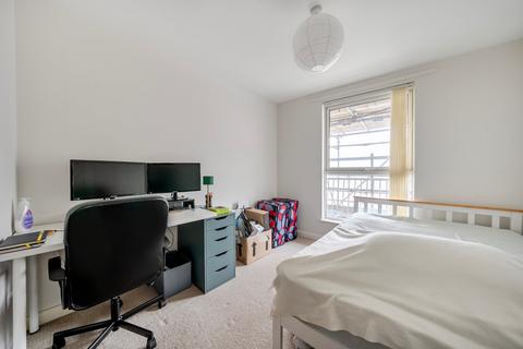 2 bedroom flat for sale, Queensland Road, Islington, London, N7