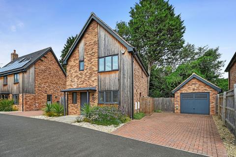 3 bedroom detached house for sale, Nightingale Close, Melton, IP12