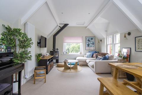 2 bedroom flat for sale, Plymouth Road, Penarth