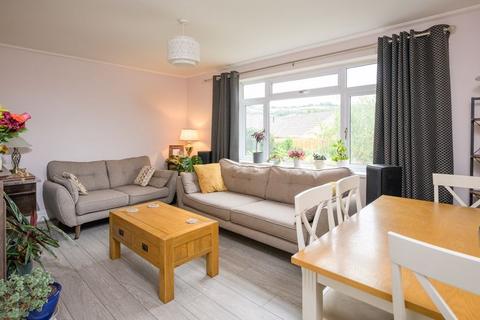 106 Southlands, Bath, BA1 4EA