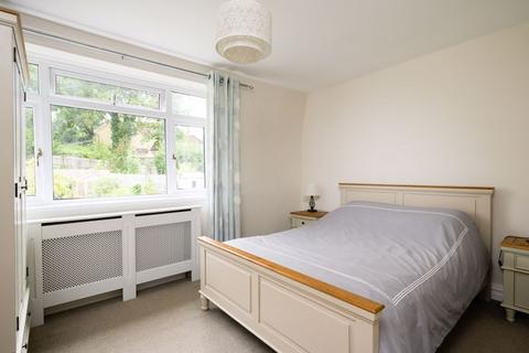 106 Southlands, Bath, BA1 4EA