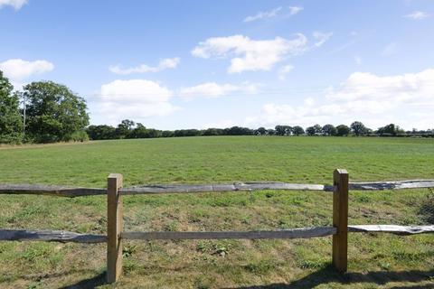 undefined, Horsham Road, Ellens Green