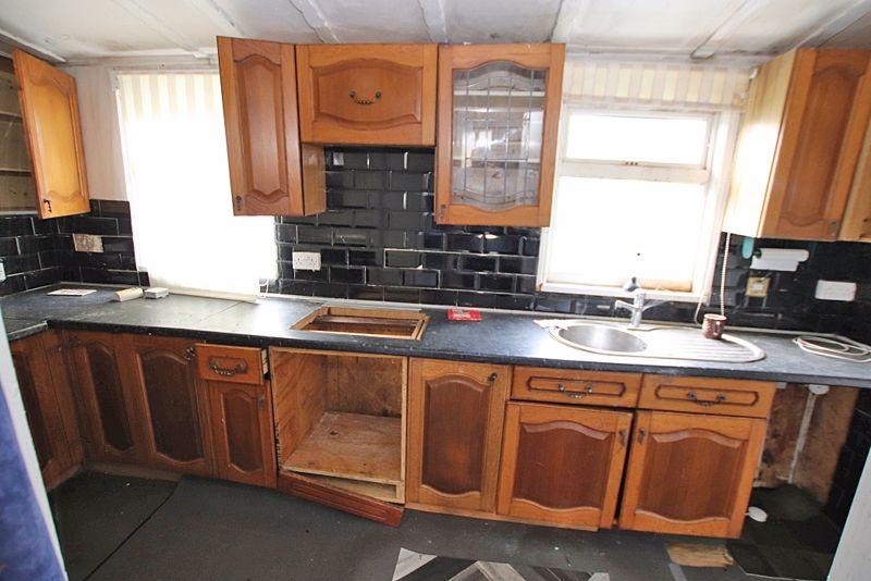Kitchen photo 2