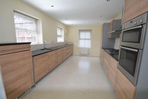 5 bedroom detached house for sale, Queensway Court, MOORGATE