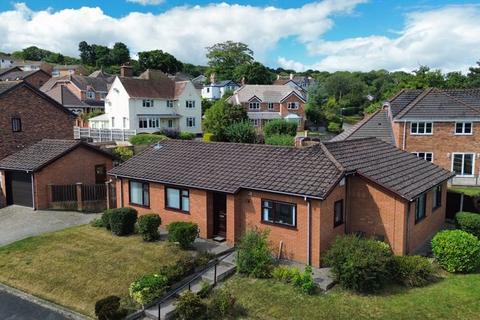 undefined, Maes Madog, Old Colwyn