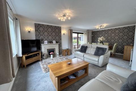 undefined, Maes Madog, Old Colwyn