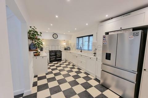 2, The Woods Briary Way, Brackla, Bridgend, CF31 2PT