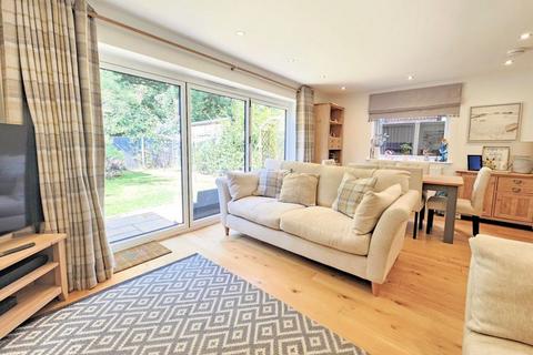 4 bedroom semi-detached house for sale, St Nicholas Avenue, Gosport PO13