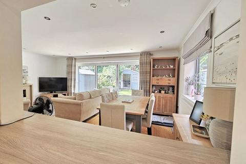 4 bedroom semi-detached house for sale, St Nicholas Avenue, Gosport PO13