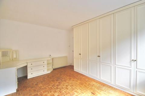 2 bedroom mews for sale, Headley Close, Epsom