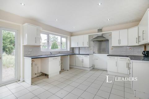 4 bedroom house to rent, Simms Close, Carshalton, SM5