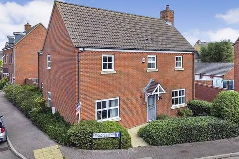 4 bedroom detached house for sale, Langlands Road, Bedford MK41