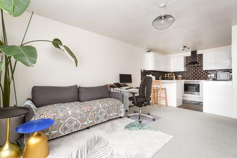 2 bedroom apartment for sale, Fiveacre Close, Croydon CR7