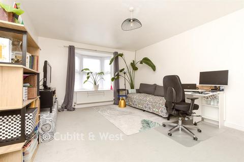 undefined, Fiveacre Close, Croydon CR7