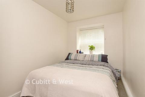 undefined, Fiveacre Close, Croydon CR7