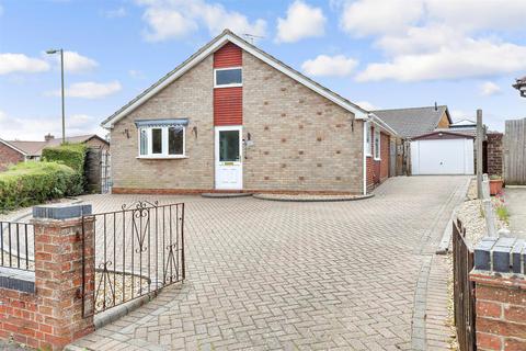 3 bedroom detached bungalow for sale, Rosemary Way, Horndean, Waterlooville, Hampshire