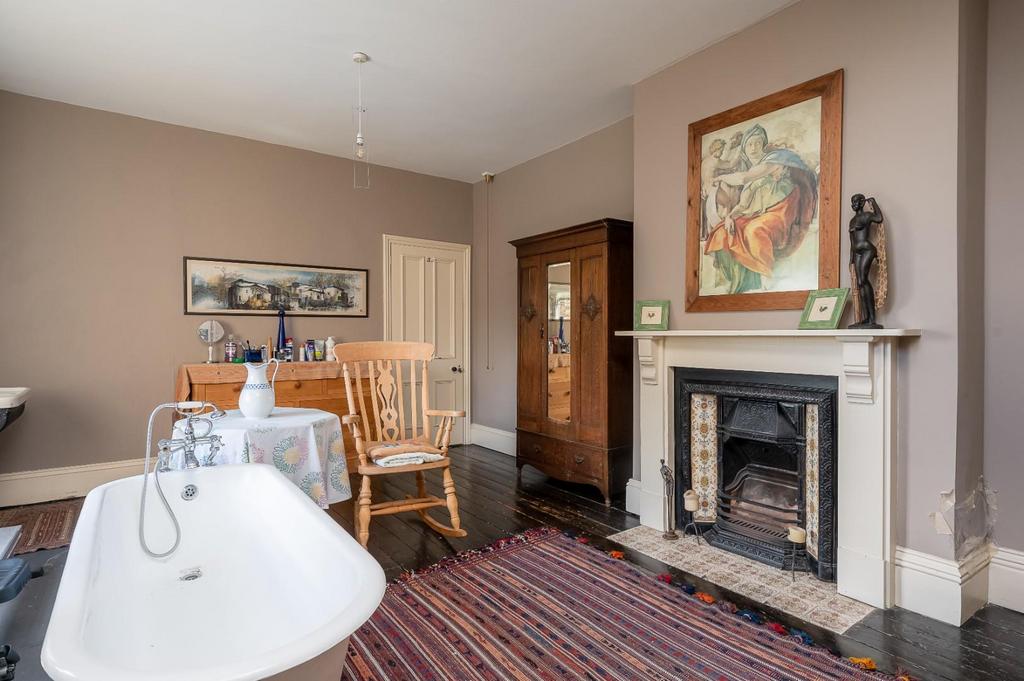 66 Langton Rd-13.jpg