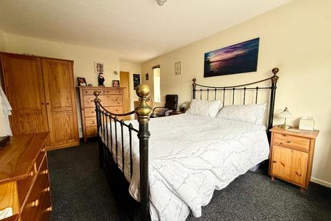 undefined, Dovedale, Bushmead, Luton, Bedfordshire, LU2 7FQ