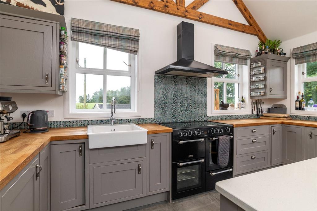 Kitchen/ Dining