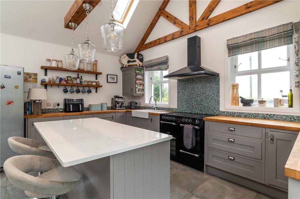 Kitchen/ Dining