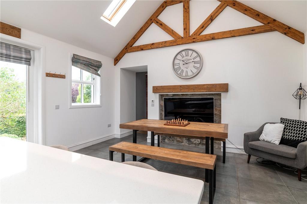 Kitchen/ Dining