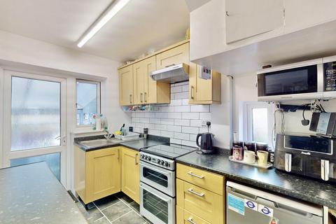 4 bedroom semi-detached house for sale, Hunters Grove, Collier Row, RM5