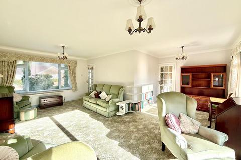 3 bedroom detached house for sale, Lawns, Swindon SN3