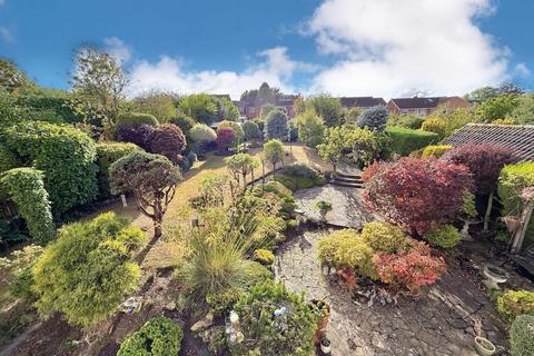 3 bedroom detached house for sale, Lawns, Swindon SN3