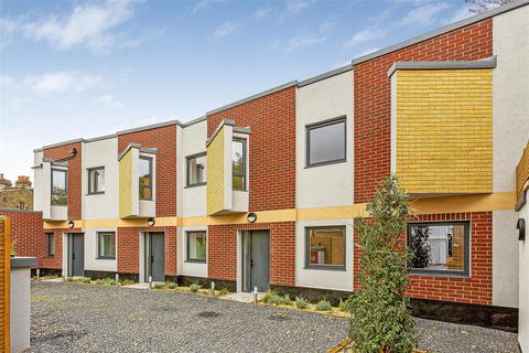 undefined, Inglemere Road, London CR4