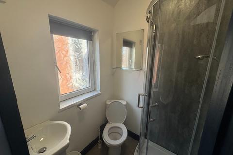 undefined, HMO Room 3, Royal Avenue
