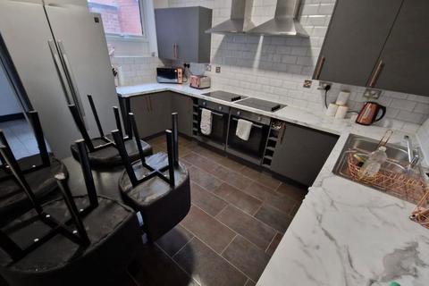 undefined, HMO Room 3, Royal Avenue