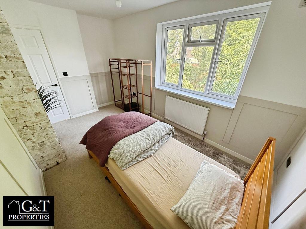 Second bedroom