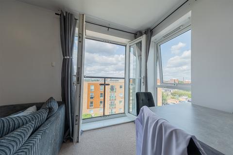 2 bedroom flat for sale, Pavilion Close, Leicester LE2