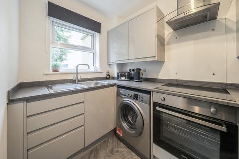 2 bedroom flat for sale, Whitehall Croft, Leeds, West Yorkshire, LS12
