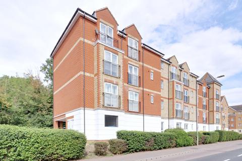 2 bedroom ground floor flat for sale, Kendal, Purfleet-on-Thames RM19